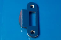 ответная планка с гнутым отбойником AGB Latch